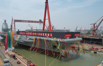 This is the 'Fujian', China's new naval monster: a gigantic and sophisticated aircraft carrier