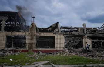 Putin warns West not to send arms; Kyiv is hit by...