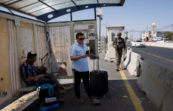 Israeli settlers are at risk of losing West Bank special status
