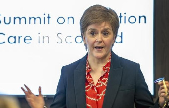 Nicola Sturgeon outlines her plan to hold a second...