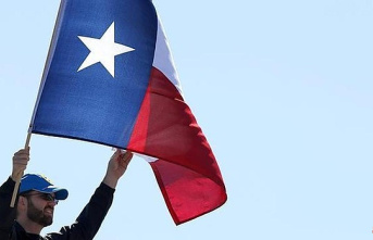 The Republican Party calls for a referendum to make Texas an independent country from the US.