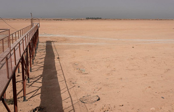 The water crisis has left Lake Sawa, the 'pearl from the south' of Iraq, dry.
