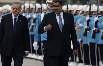 Venezuelan leader arrives in Turkey, where he is barred from US summit
