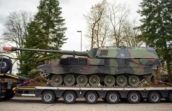 The first shipment of heavy weapons from Germany arrives in Ukraine: seven 'Howitzer 2000'