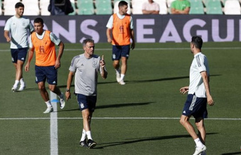 Spain to close the football course