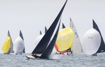«Bribon 500» and «Momo» lead the premiere of the Xacobeo 6mR Worlds