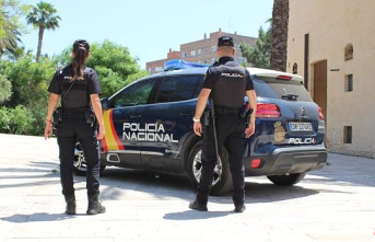 They arrest a man for harassing, persecuting and threatening to cut his ex-partner's neck in Valencia