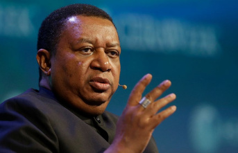 Officials in Nigeria announce that the OPEC secretary general is now dead