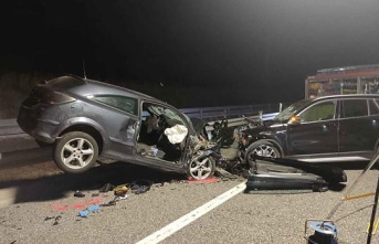 Two deceased and one injured after colliding two cars...
