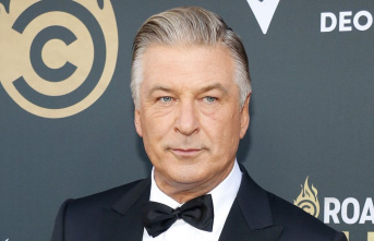 After the "Rust" tragedy: Alec Baldwin returns...