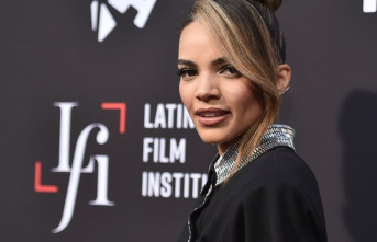 Actress: Leslie Grace shares clips from "Batgirl"...