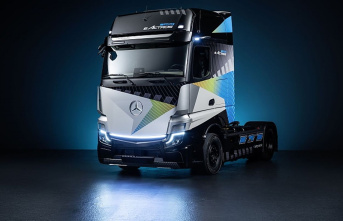 Background: Daimler Truck with new E models: Long...