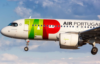 Tap Air Portugal: Airbus from Lisbon hits a motorcycle...