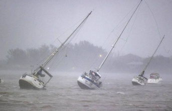 Storm surges and wind: Hurricane "Ian" hits...