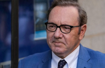 US actor: Kevin Spacey denies sexual assault in court
