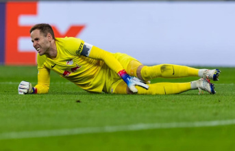 cruciate ligament tear! Peter Gulacsi is out for a...