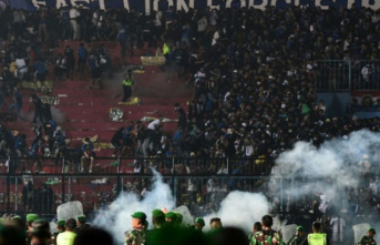127 dead after violent riots at soccer game in Indonesia