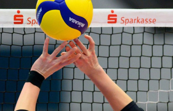 Volleyball: Schwerin volleyball players with a clear...