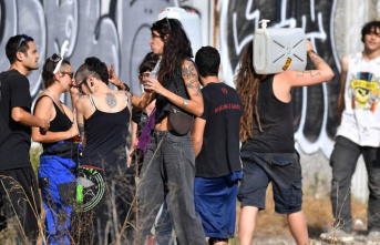 Northern Italy: Police clear illegal rave with thousands...