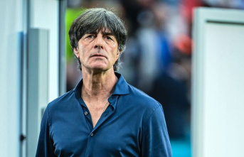 "Definitely the wrong way": Löw criticizes...