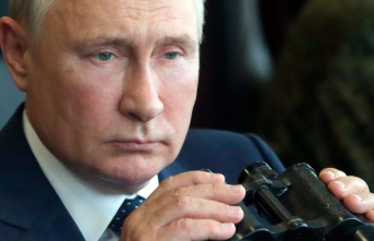 Russian invasion: Putin imposes martial law on annexed...