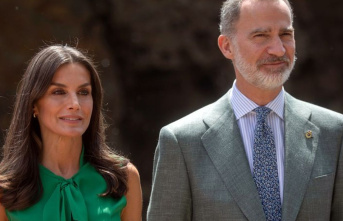 Nobility: Spanish royal couple on a state visit to...