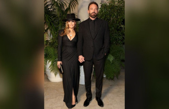 Jennifer Lopez and Ben Affleck: First red carpet appearance...