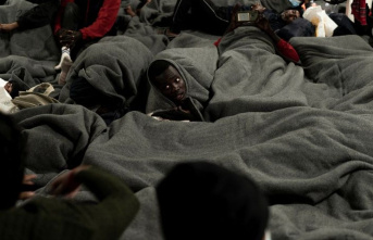Migration: boat migrants off Sicily: hunger strike...