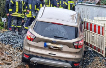 Emergencies: Car in excavation triggers large-scale...