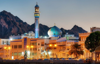 Oman: Of wide fjords and deep canyons