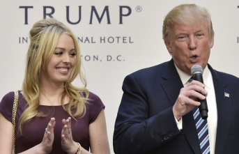 Donald Trump: He leads his daughter down the aisle