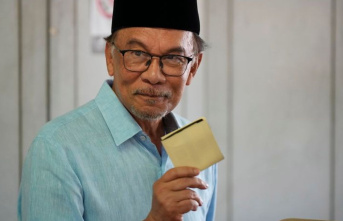 After parliamentary elections: Malaysia: Opposition...