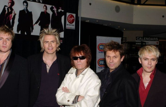 People: Duran Duran ex-guitarist makes cancer public
