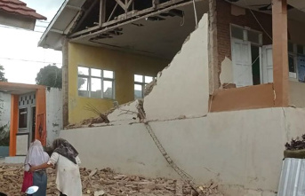 Emergencies: Earthquake in Indonesia leaves destruction...