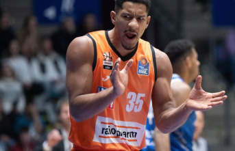 Basketball: Karim Jallow throws basketball players...