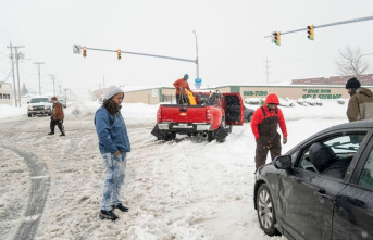 Severe weather: Two dead in snowstorm in northeastern...