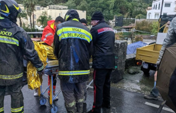 Severe weather: Italy: Search for missing people on...