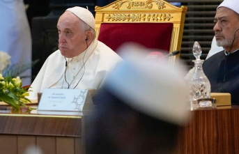 Bahrain trip: Pope warns of "game" with...