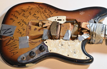 Auction in the USA: Kurt Cobain's smashed guitar...
