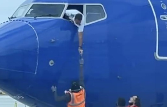 Southwest Airlines: Passenger forgets cell phone at...