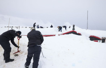 Masses of snow: British Navy has to clear post office...