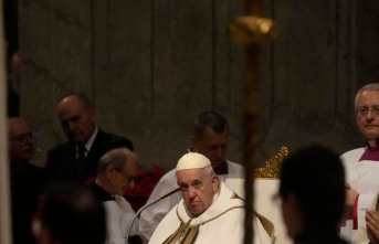 Christmas: Christmas mass: Pope denounces wars and...