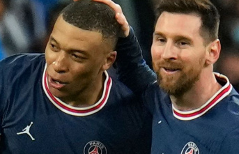 Final: World Cup final Messi against Mbappé: And...