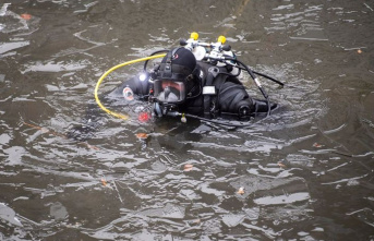 Crime: Breaking into the Green Vault: Divers are looking...