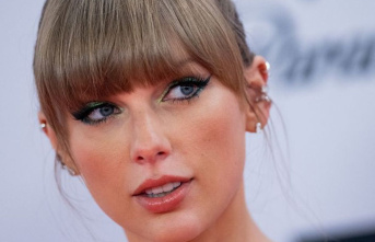 US singer: Taylor Swift is reorienting herself professionally
