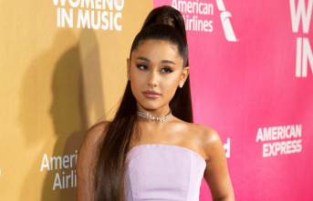 Ariana Grande: The singer gives presents to children...