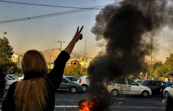 Protests : Activists: Many shops in Iranian cities...