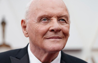 Streaming: Anthony Hopkins plays piano with Addams...
