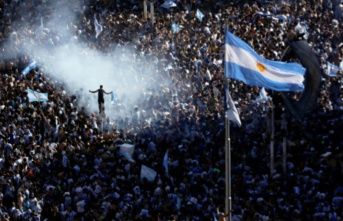 Hundreds of thousands celebrate Argentina's World...