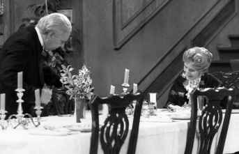 Cult classic: prelude to "Dinner for One"...